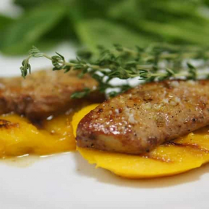 Duck foie gras escalope with mango and watercress | Socilink
