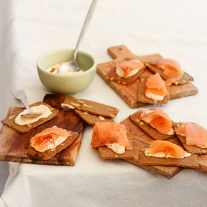 Almond Thin with salmon and paprika | Socilink
