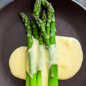 Green Asparagus with Creamy Sauce | Socilink