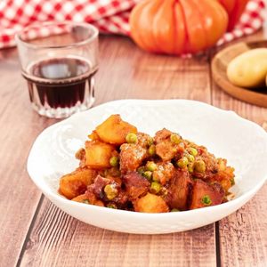 Stewed Beef with Mediterranean Sauce, Potatoes and Peas | Socilink