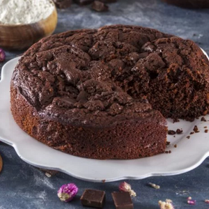 Moist Chocolate Cake | Socilink