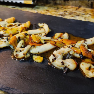 Grilled razor clams with garlic and paprika | Socilink